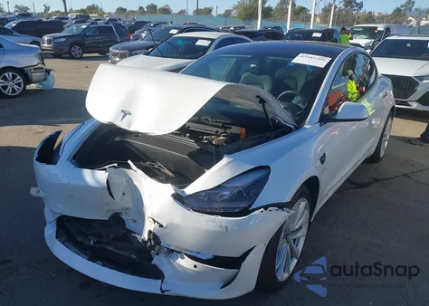 2021 Tesla Model 3 Long Range Dual Motor All-Wheel Drive z USA, uszkodzony, nr VIN 5YJ3E1EB1MF079586